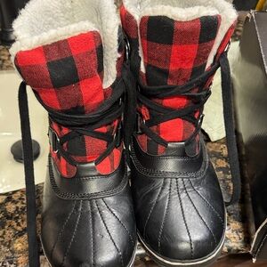 JBU Black and Red Winter Boots